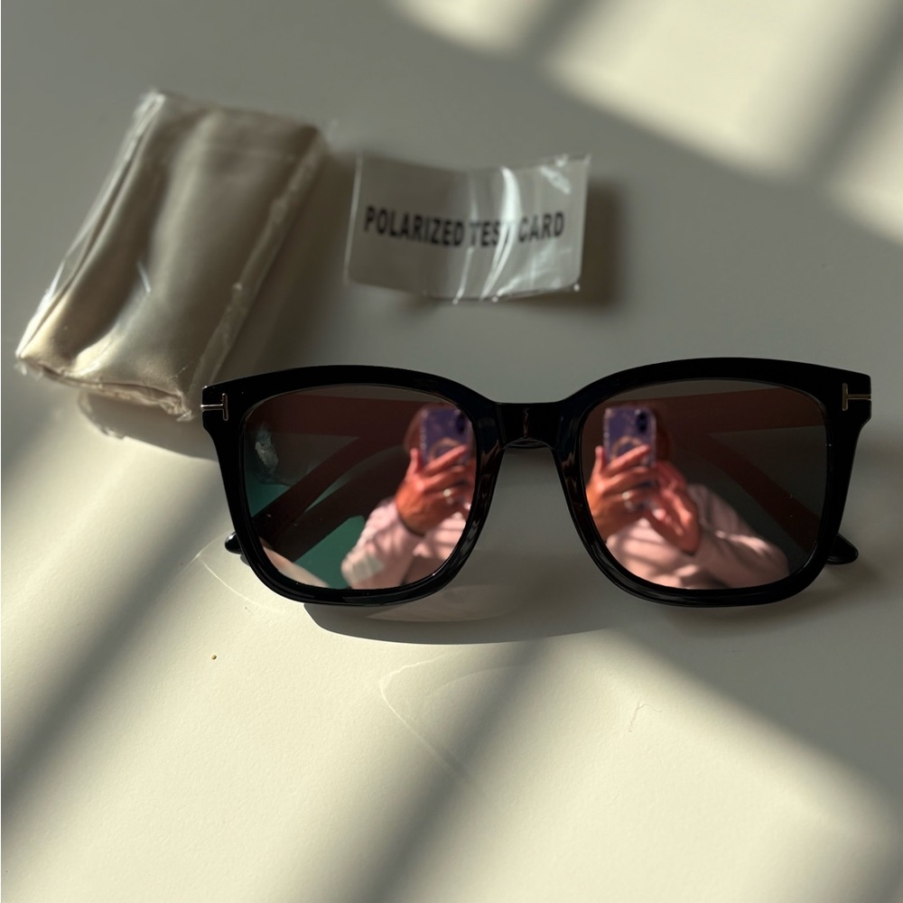 NWT MYIAUR Stylish Black Sunglasses with Polarized Lenses, new in box